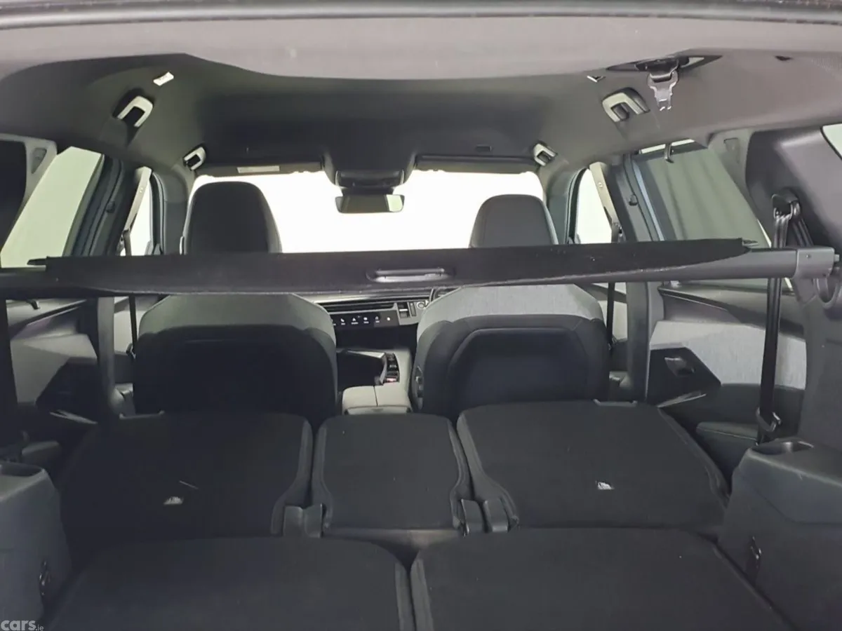Peugeot 5008 SUV, Electric, 2024, Blue