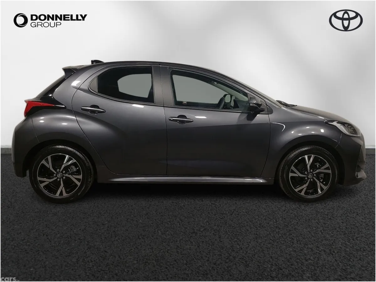 Toyota Yaris Hatchback, Petrol Hybrid, 2025, Grey