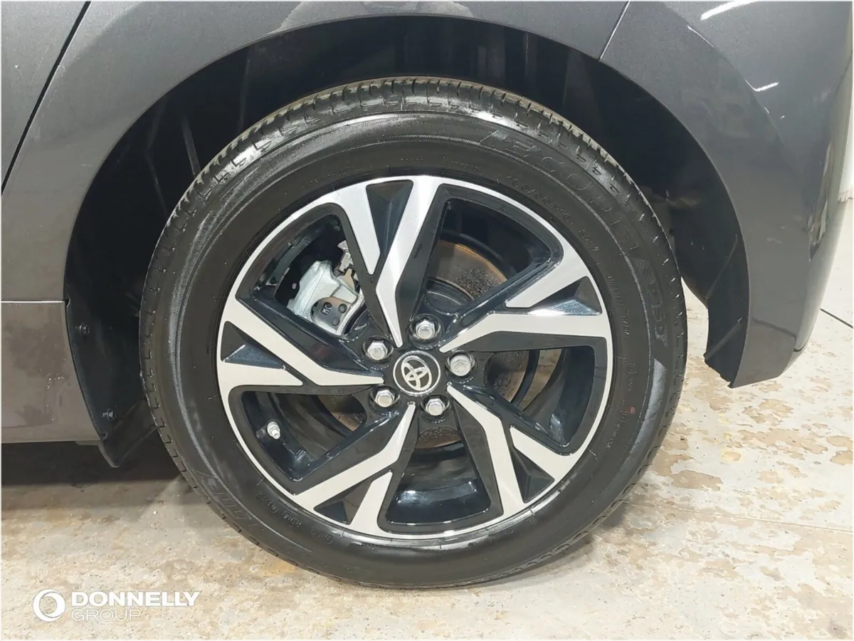 Toyota Yaris Hatchback, Petrol Hybrid, 2025, Grey