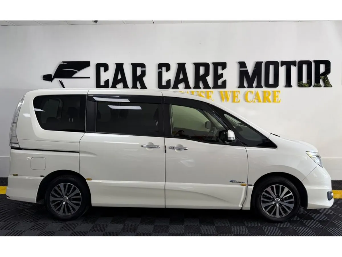 Nissan Serena MPV, Petrol Hybrid, 2015, White