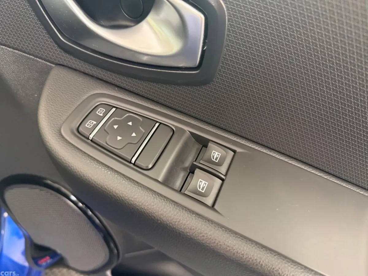 Renault Clio Hatchback, Petrol, 2018, Blue