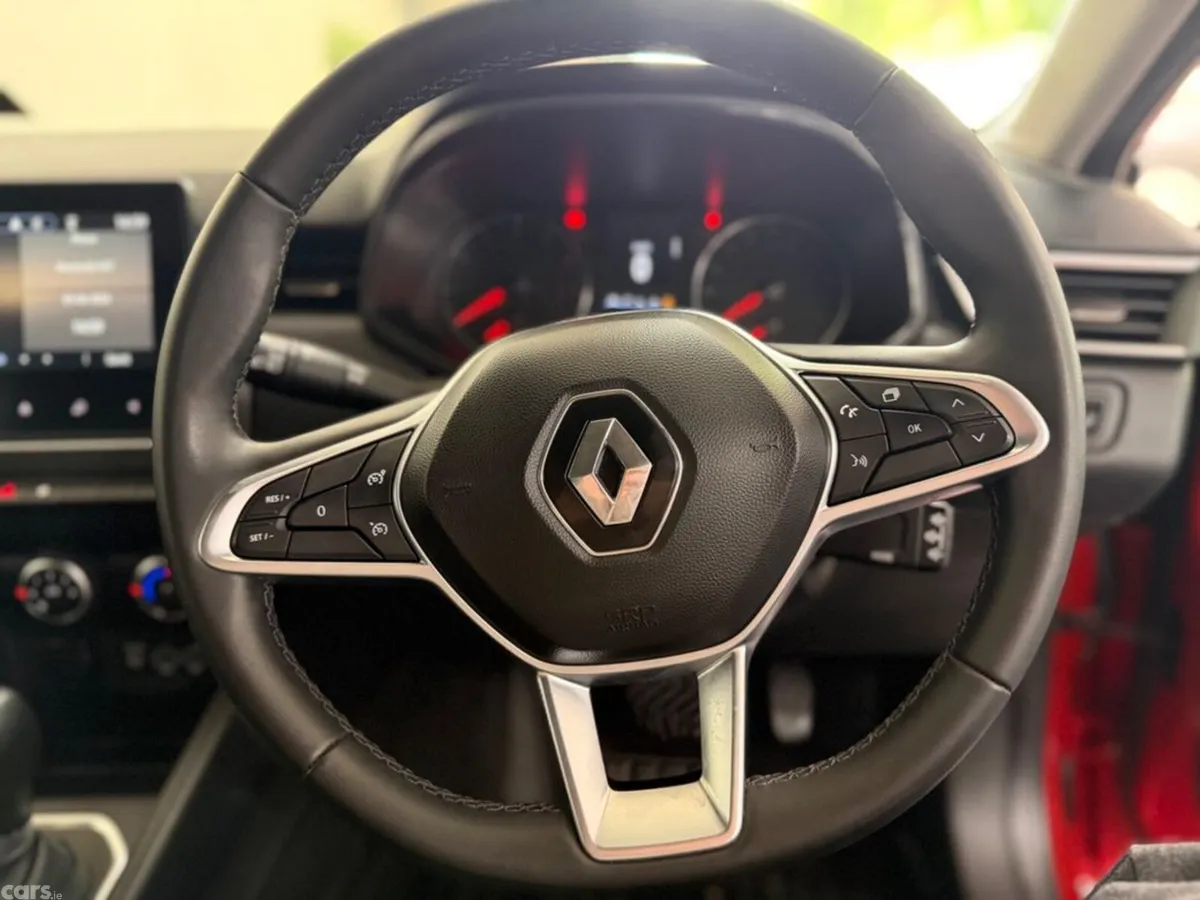 Renault Clio Hatchback, Petrol, 2023, Red