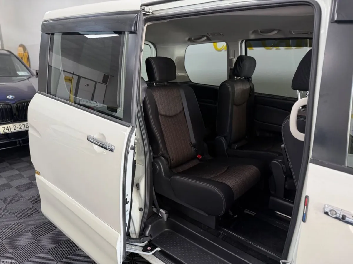 Nissan Serena MPV, Petrol Hybrid, 2015, White