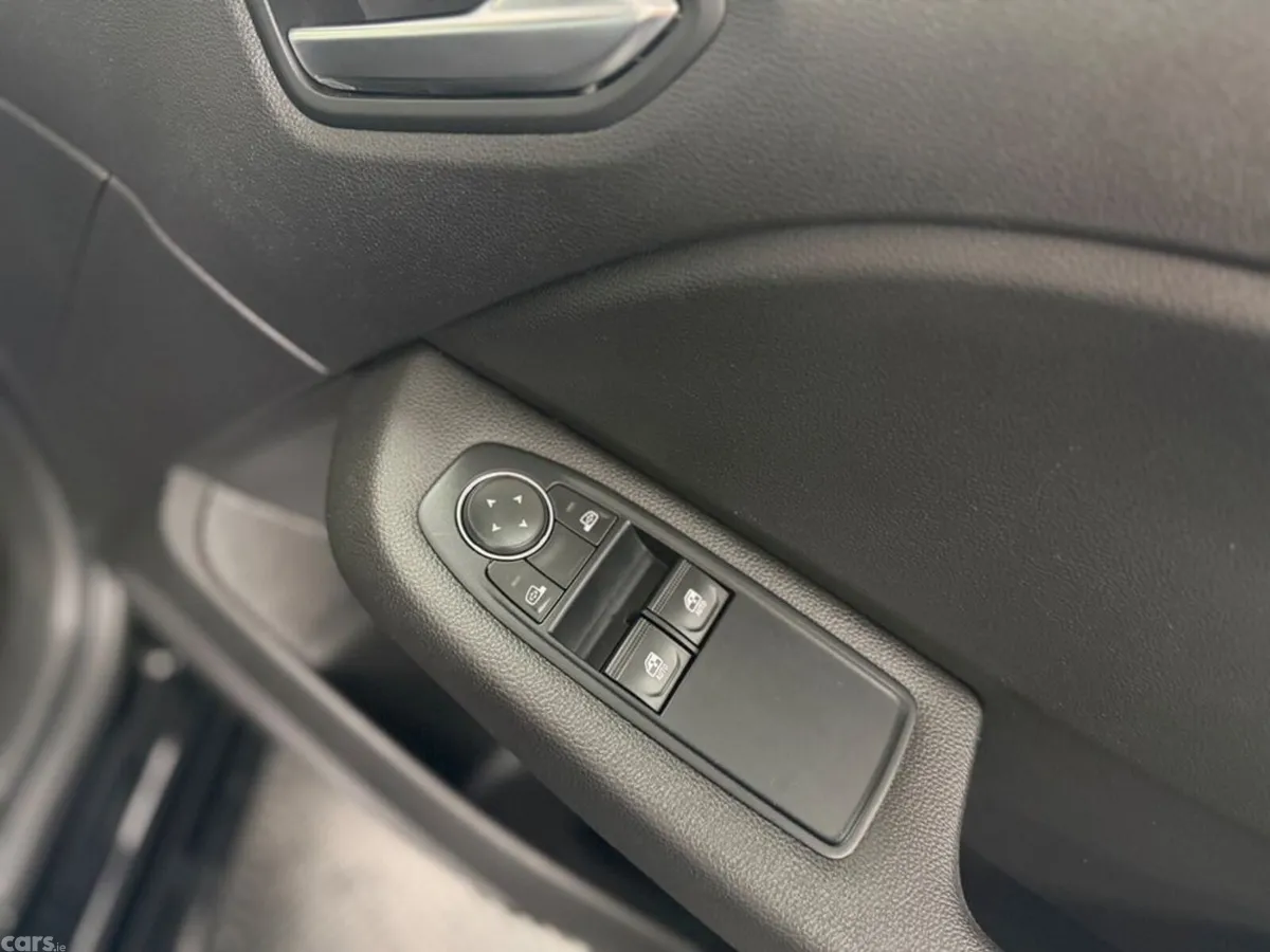 Renault Clio Hatchback, Petrol, 2023, Black