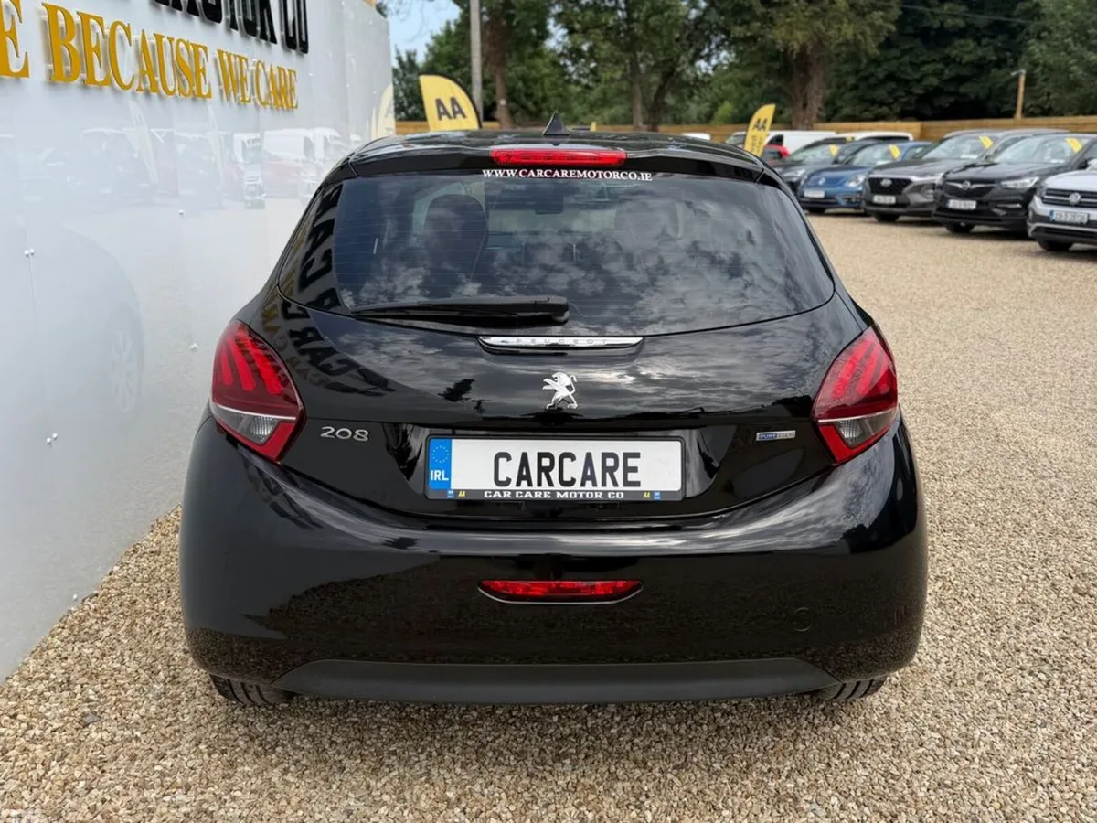Peugeot 208 Hatchback, Petrol, 2017, Black