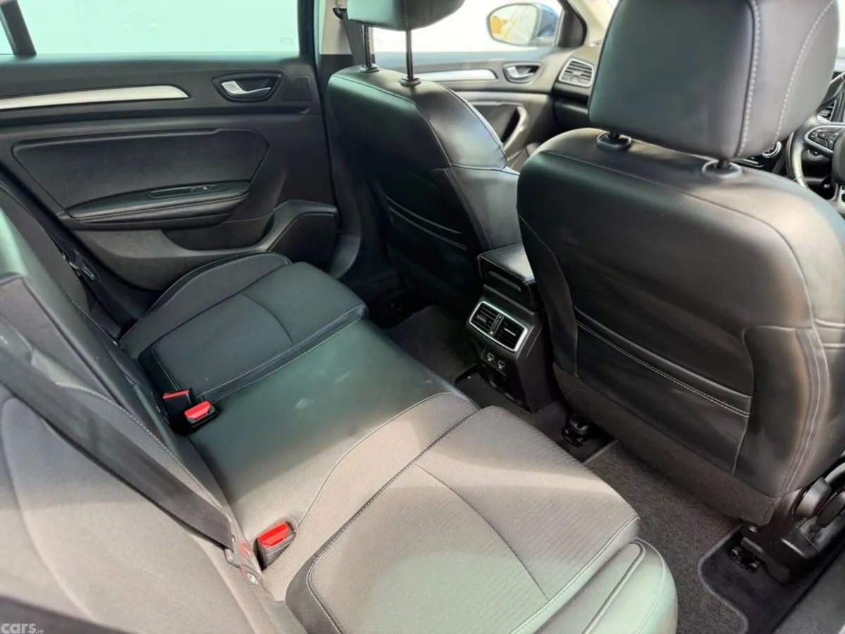 Renault Megane Saloon, Petrol, 2021, Blue