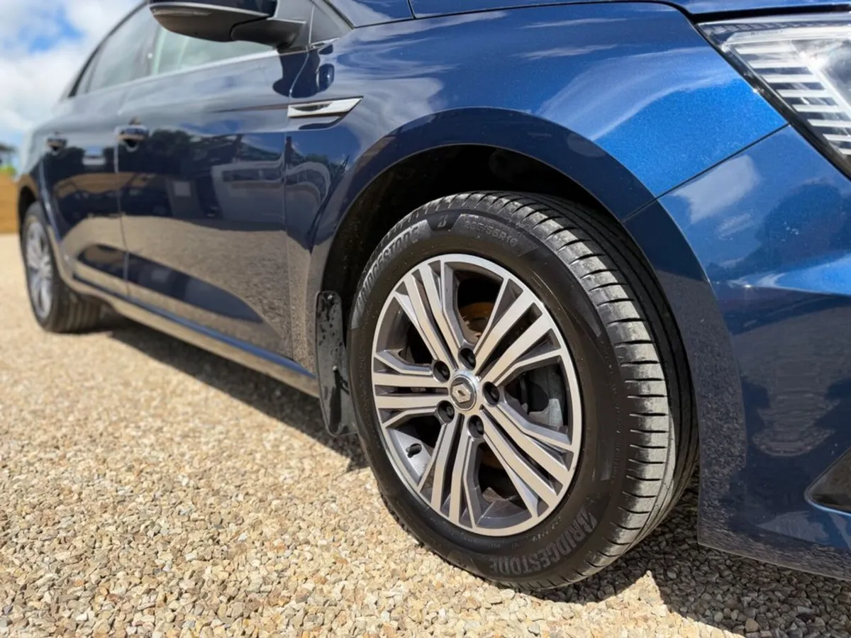 Renault Megane Saloon, Petrol, 2021, Blue