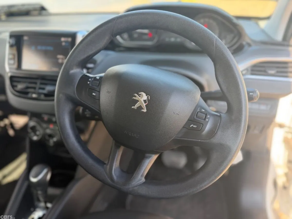 Peugeot 208 Hatchback, Petrol, 2019, White
