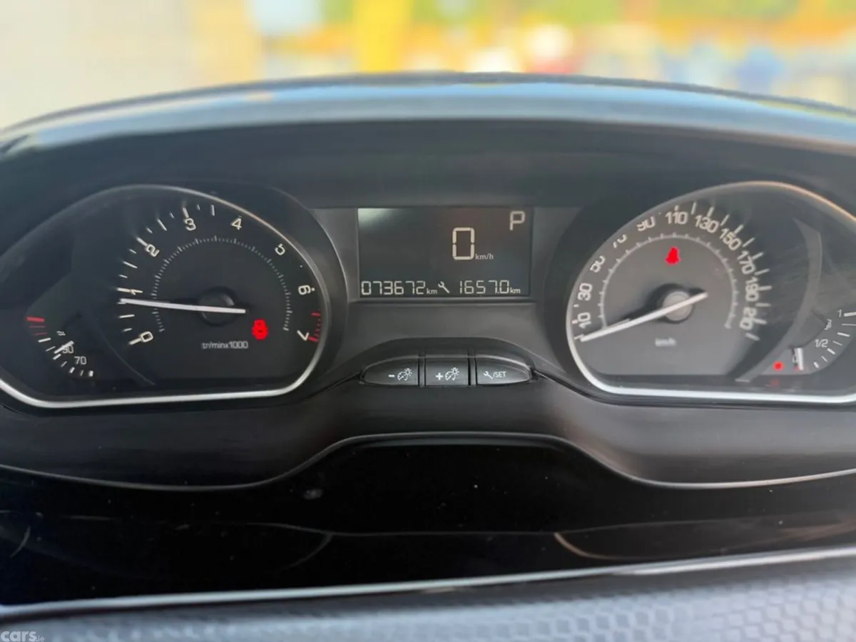Peugeot 208 Hatchback, Petrol, 2019, White