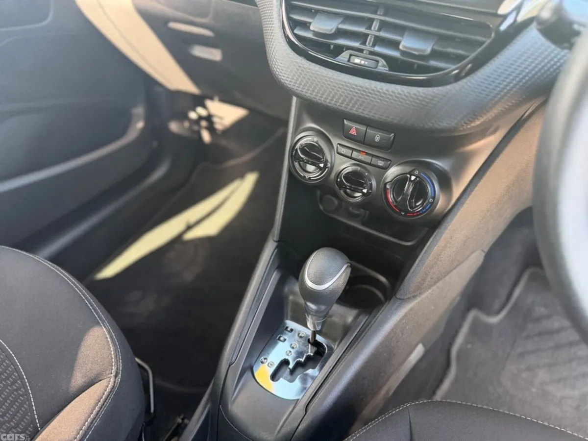 Peugeot 208 Hatchback, Petrol, 2019, White