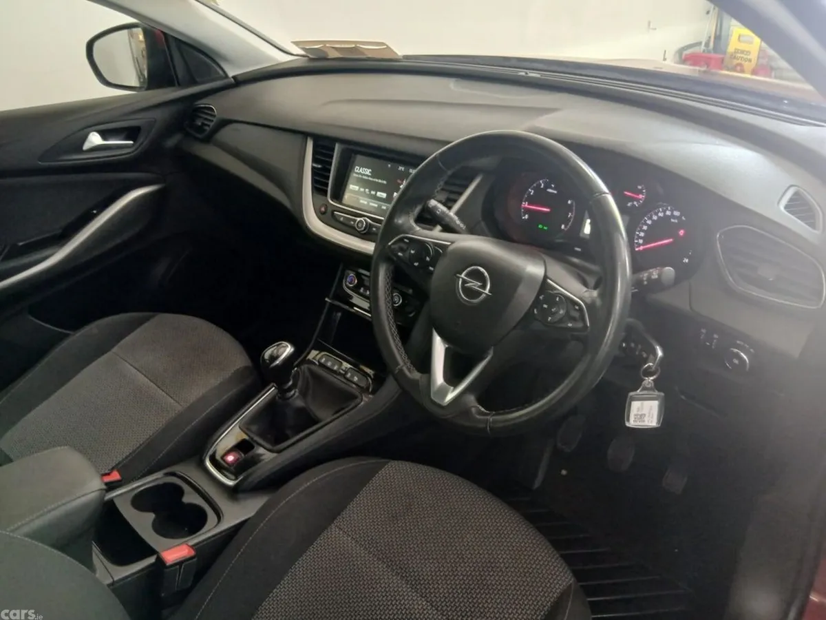 Opel Grandland X MPV, Diesel, 2021, Red