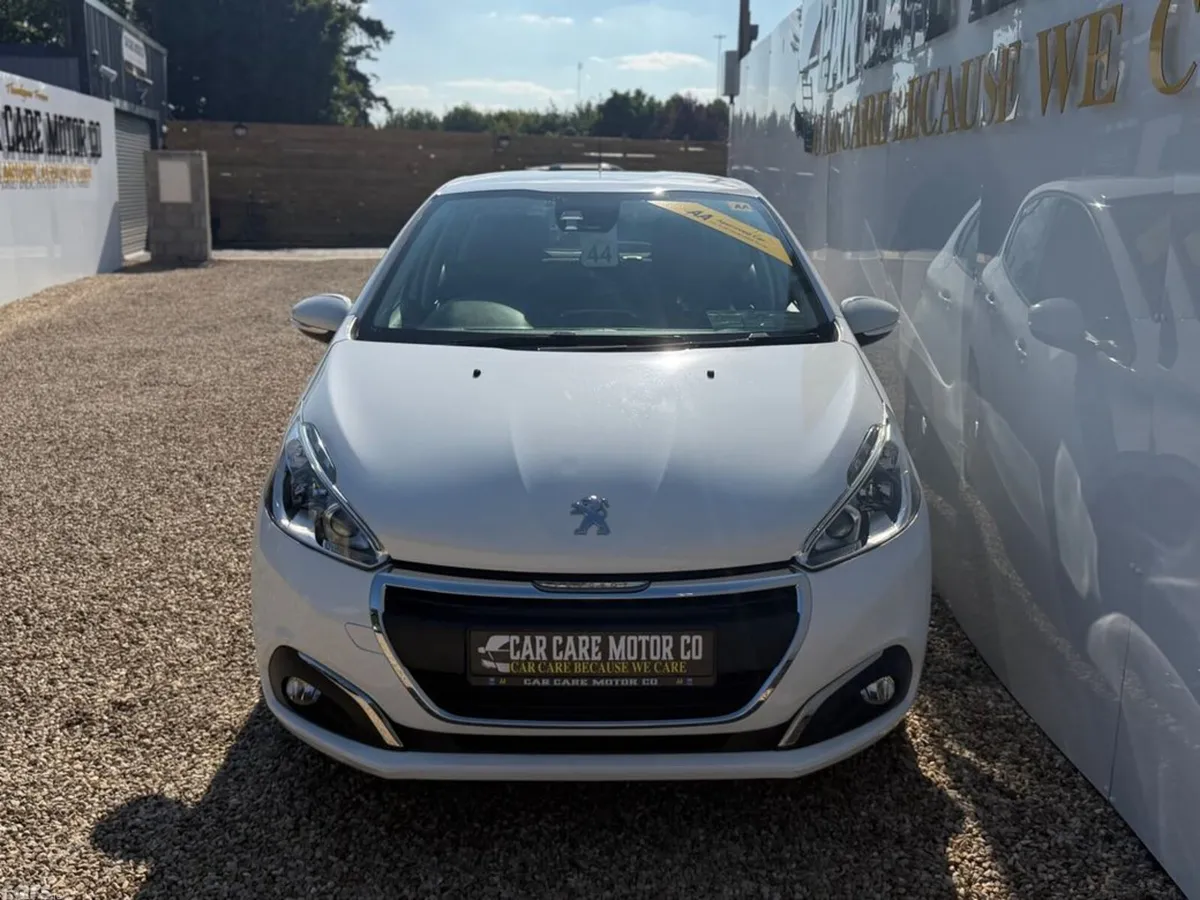 Peugeot 208 Hatchback, Petrol, 2019, White