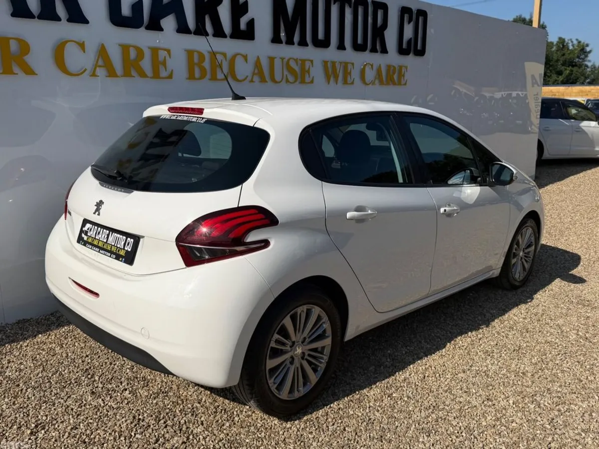 Peugeot 208 Hatchback, Petrol, 2019, White