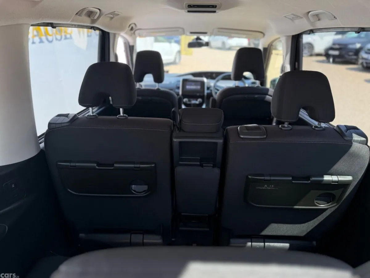 Nissan Serena MPV, Petrol, 2016, Brown
