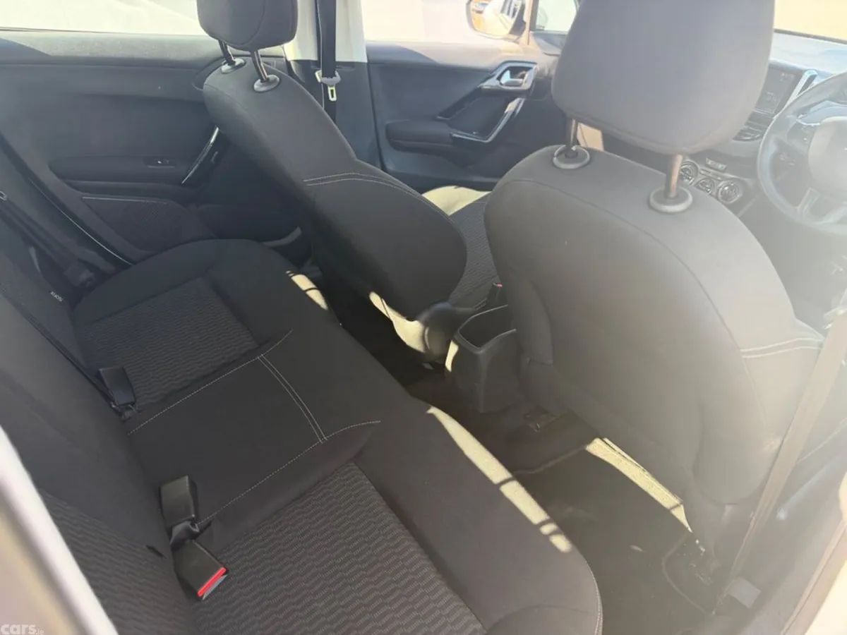 Peugeot 208 Hatchback, Petrol, 2019, White