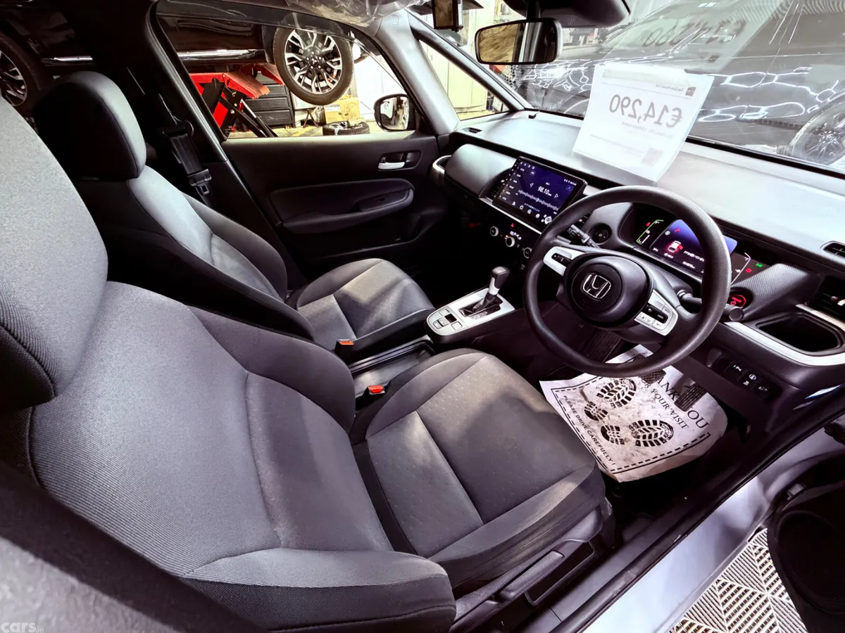 Honda Fit Hatchback, Petrol Hybrid, 2020, Silver