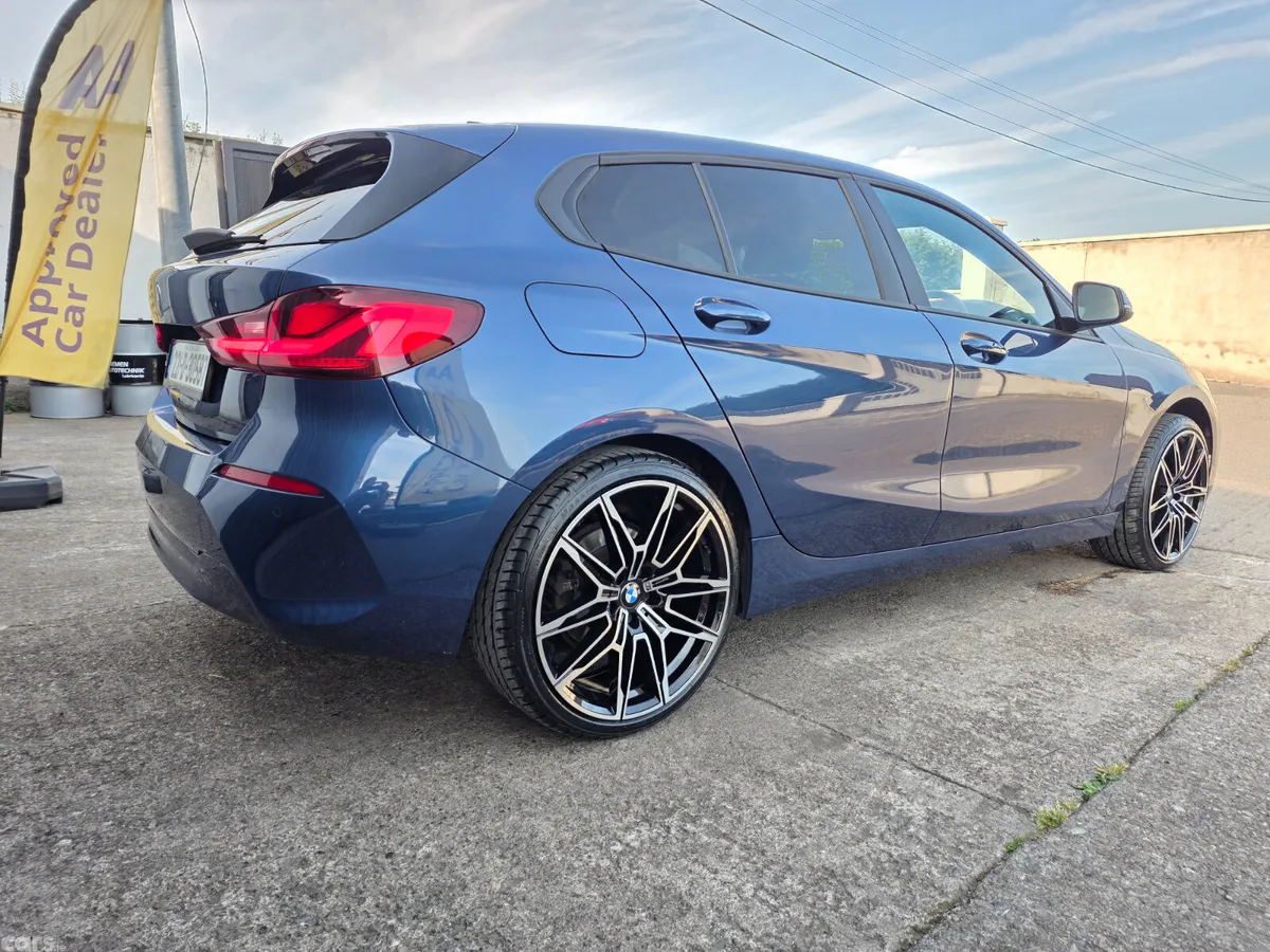 BMW 1-Series Hatchback, Diesel, 2022, Blue