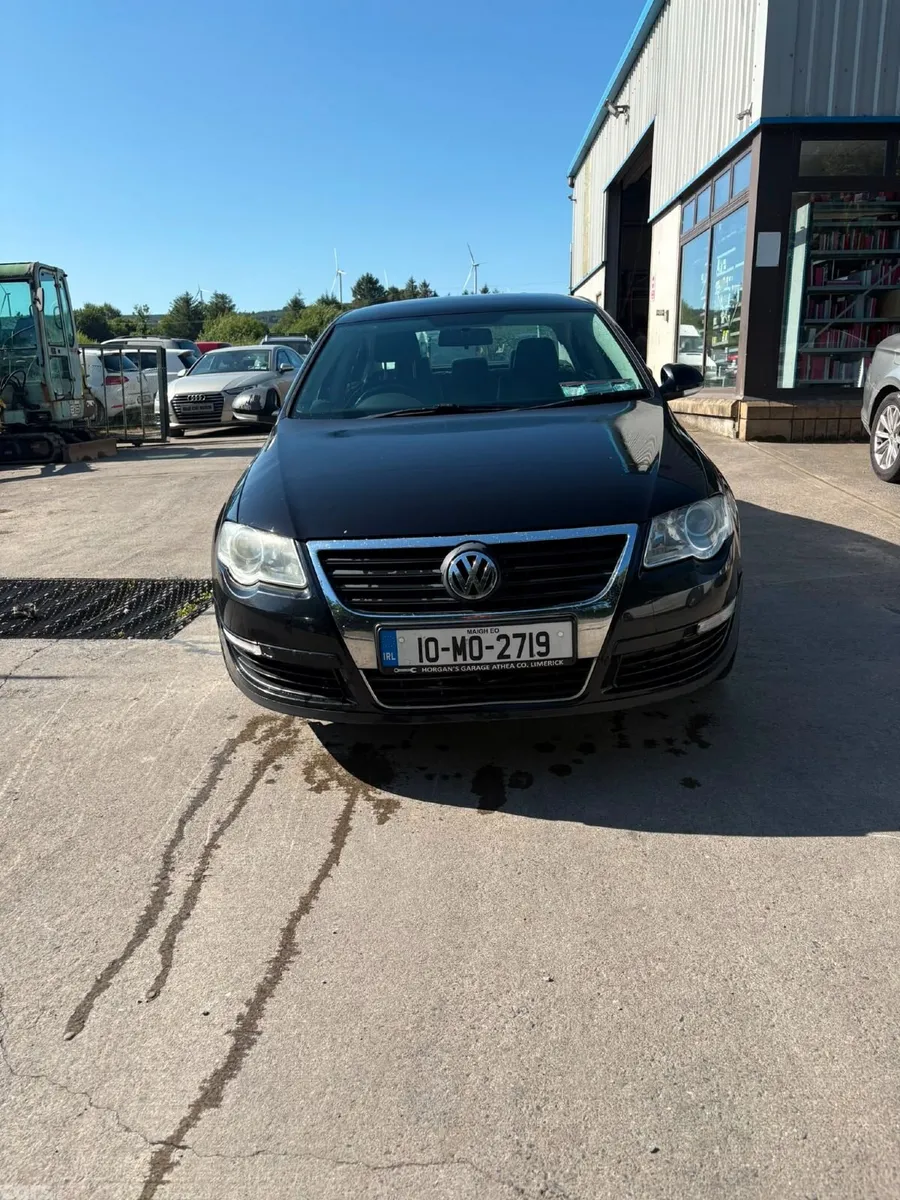 Volkswagen Passat Saloon, Diesel, 2010, Black