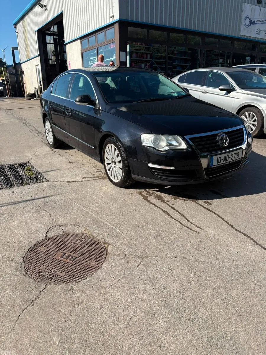 Volkswagen Passat Saloon, Diesel, 2010, Black