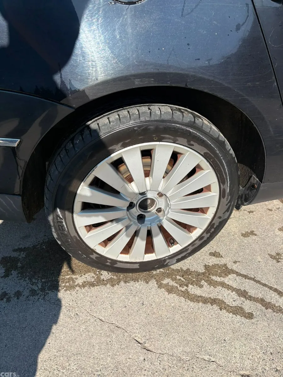 Volkswagen Passat Saloon, Diesel, 2010, Black