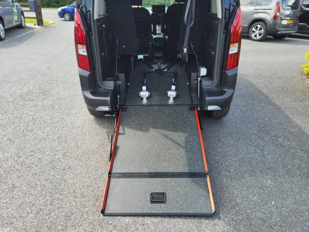 Peugeot Rifter MPV, Diesel, 2026, Black