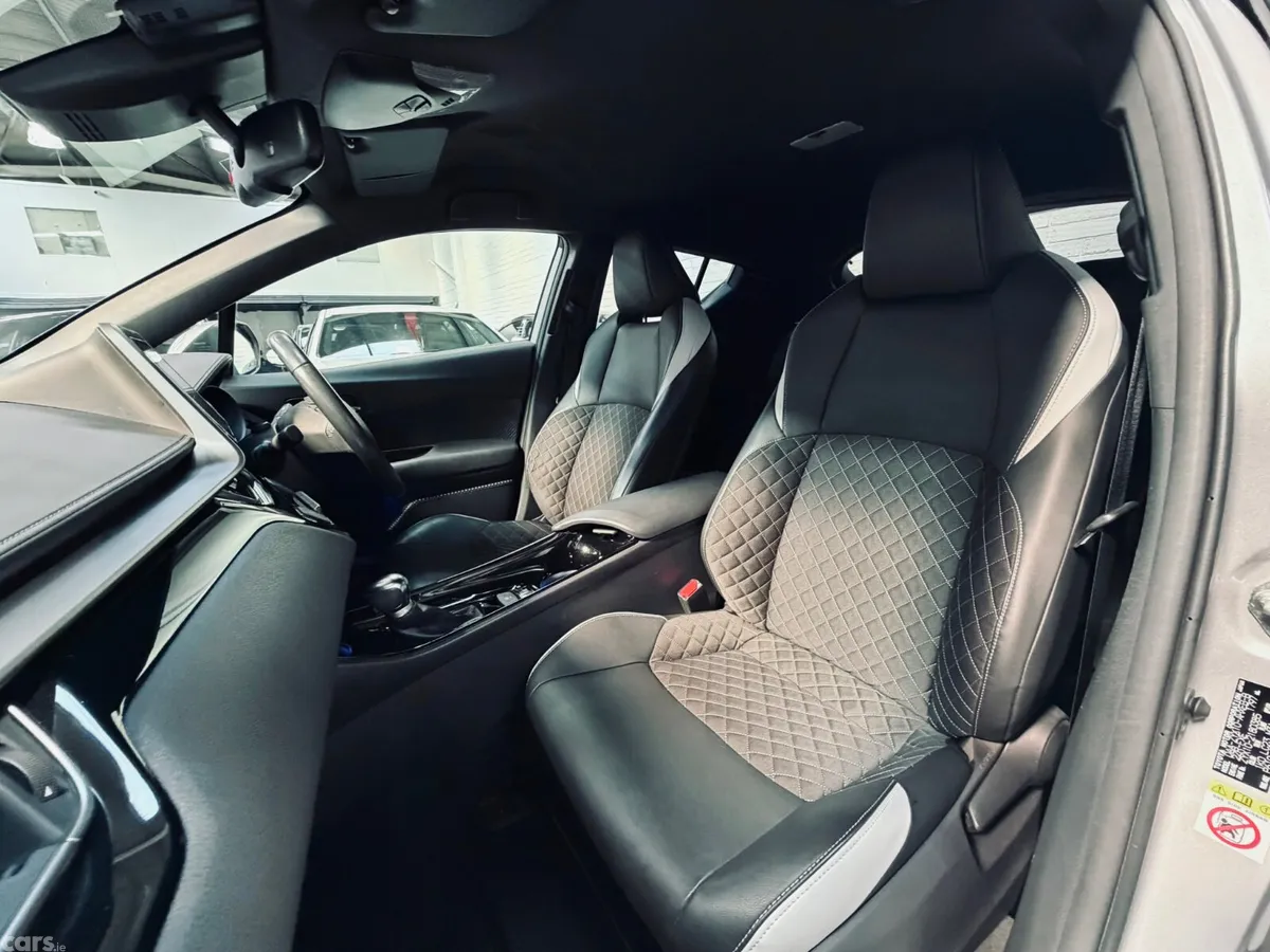 Toyota C-HR SUV, Petrol Hybrid, 2019, Grey