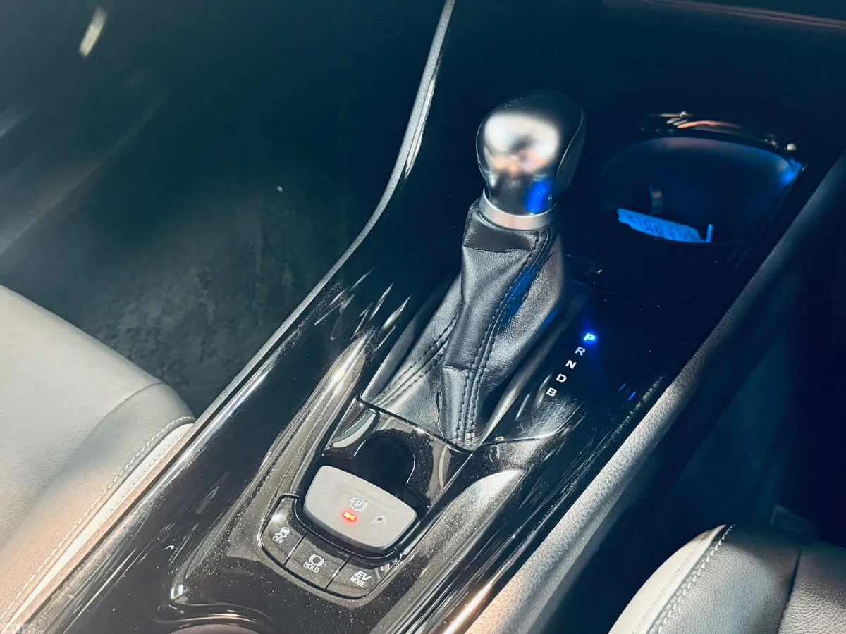 Toyota C-HR SUV, Petrol Hybrid, 2019, Grey