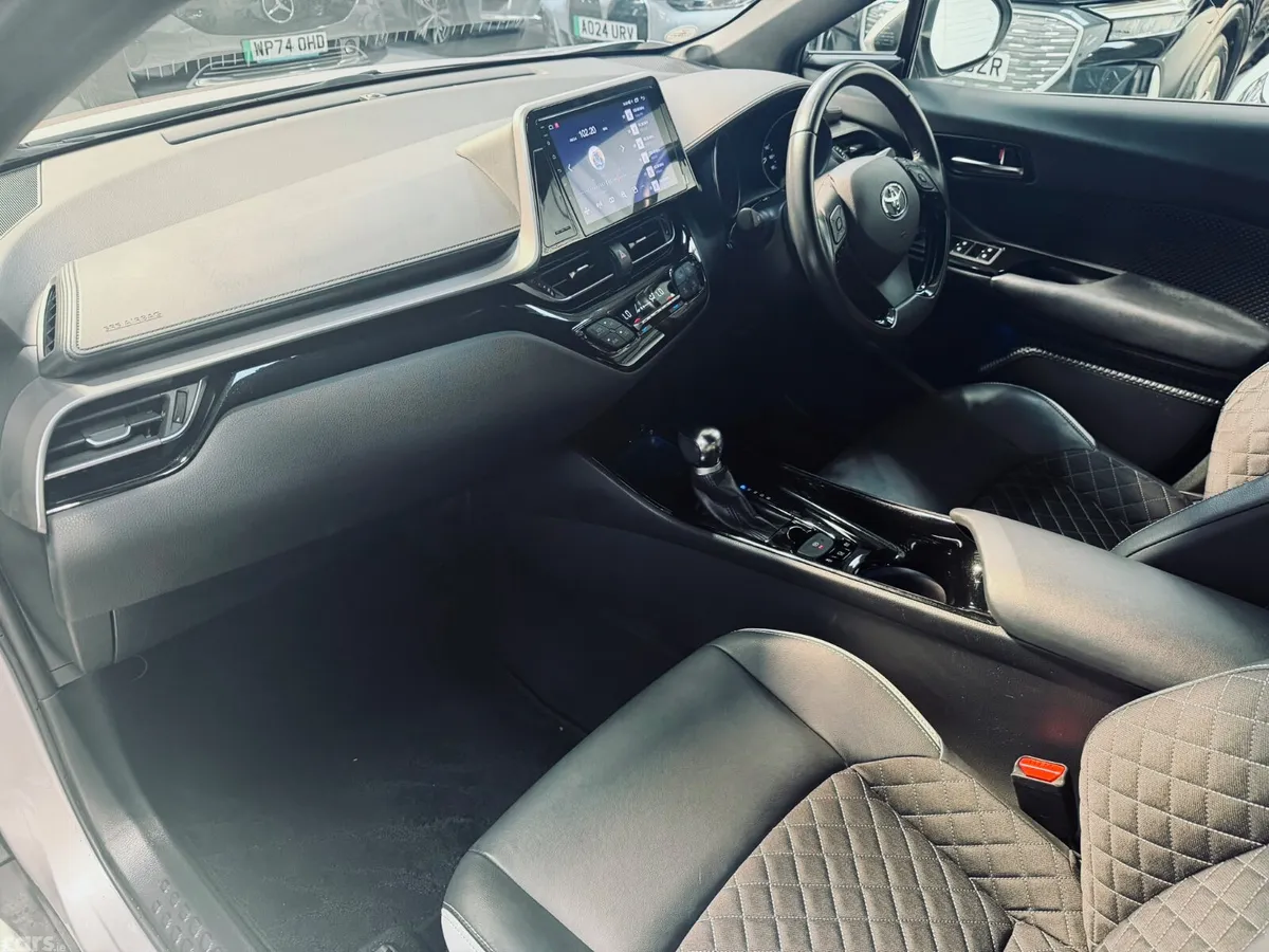 Toyota C-HR SUV, Petrol Hybrid, 2019, Grey