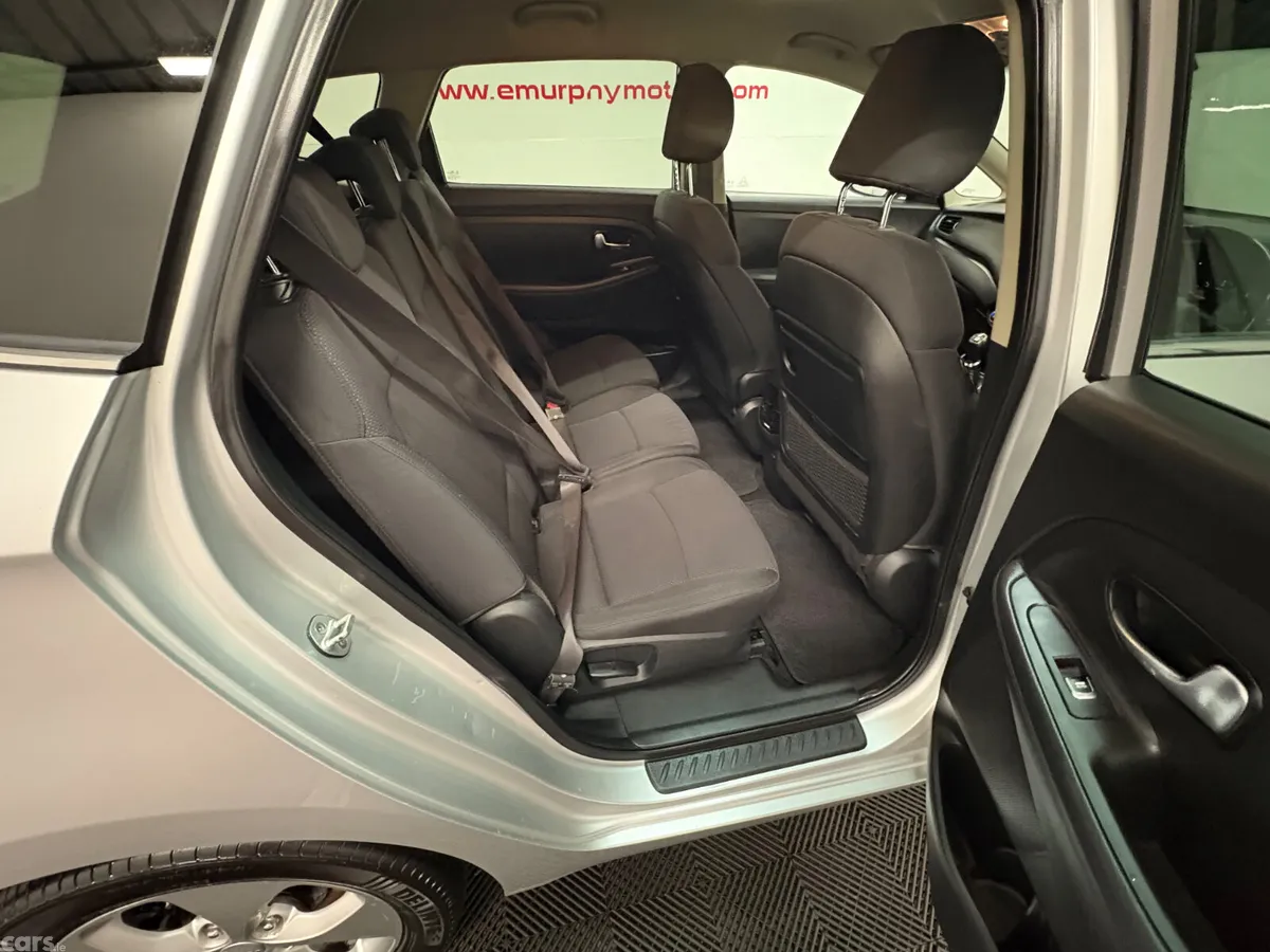 Kia Carens MPV, Diesel, 2015, Silver