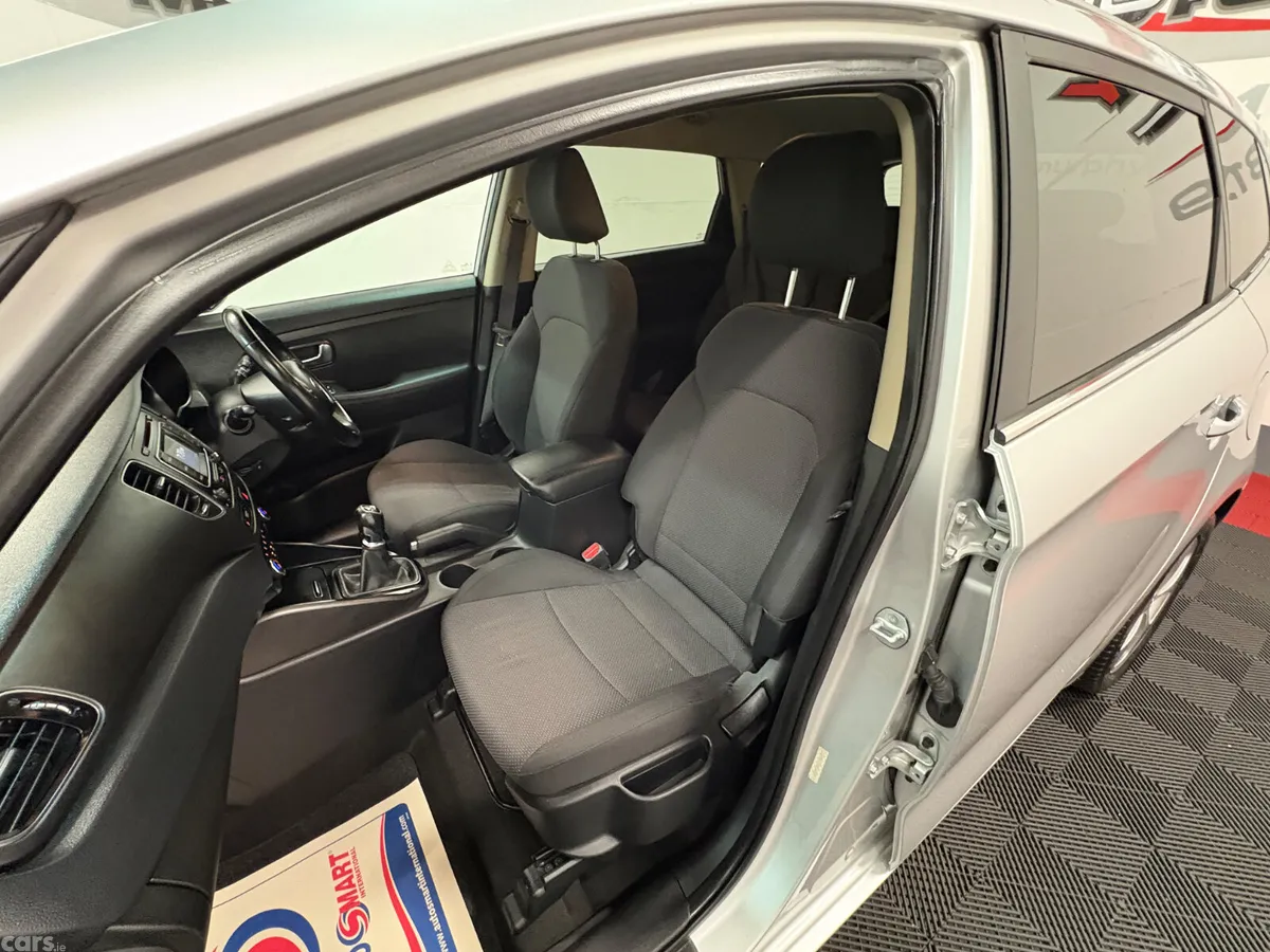 Kia Carens MPV, Diesel, 2015, Silver