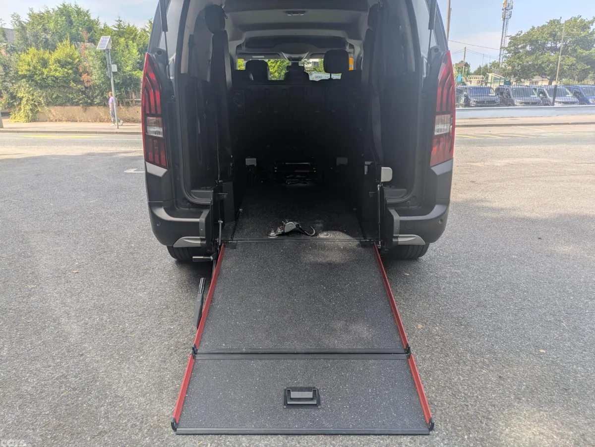 Peugeot Rifter MPV, Diesel, 2023, Grey