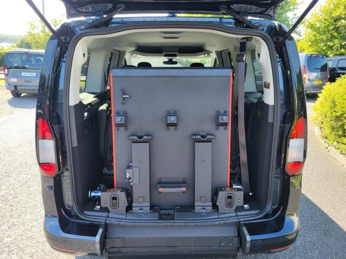 Ford Tourneo Connect MPV, Diesel, 2026, Blue