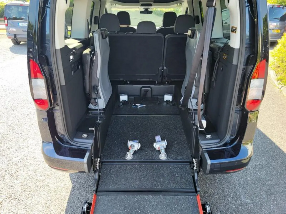 Ford Tourneo Connect MPV, Diesel, 2026, Blue