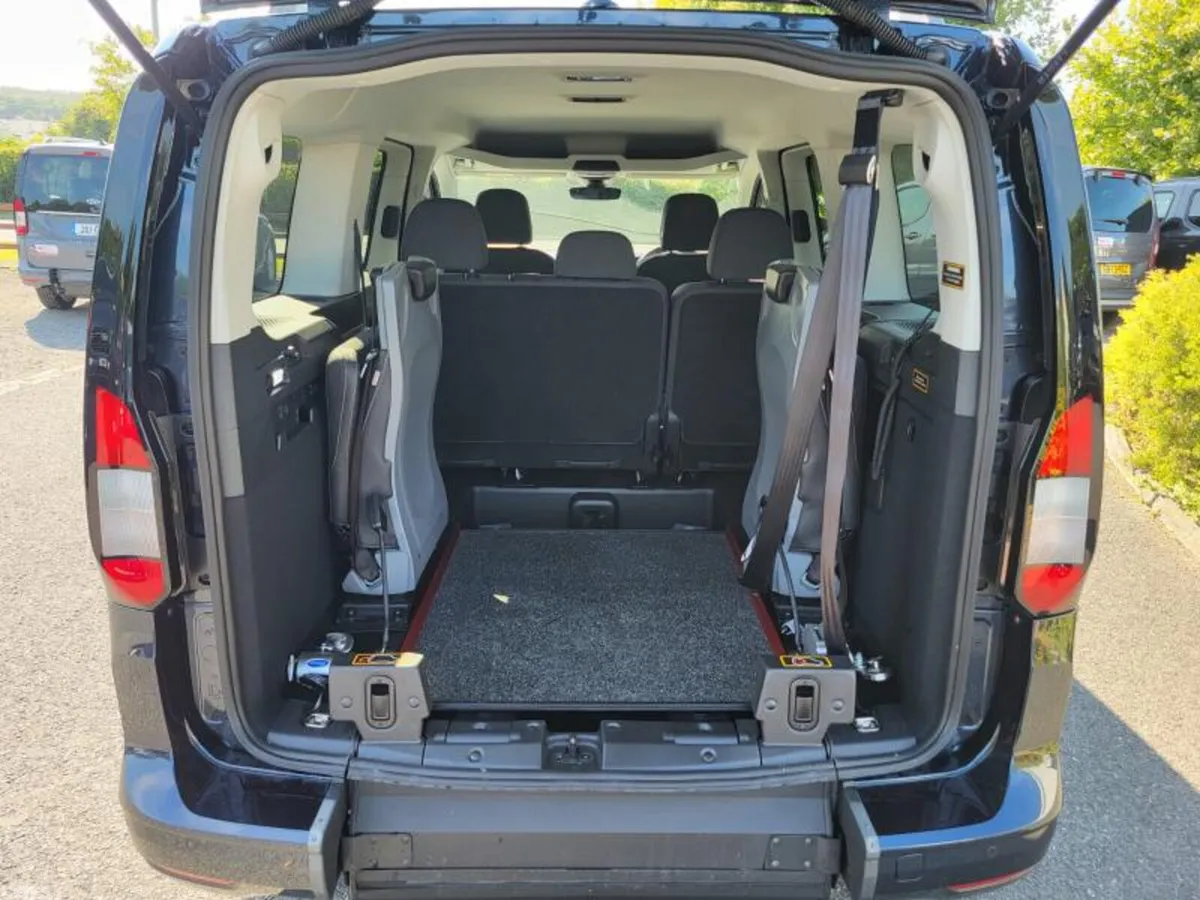 Ford Tourneo Connect MPV, Diesel, 2026, Blue