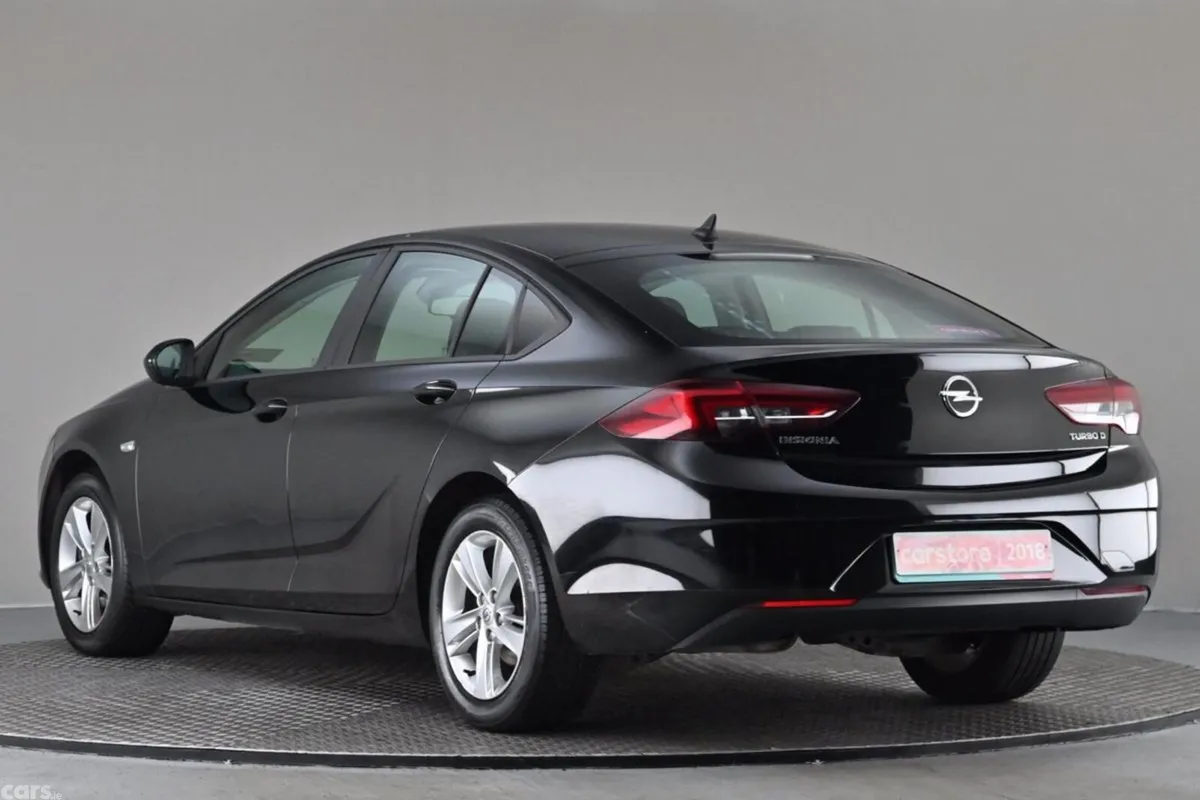 Opel Insignia Hatchback, Diesel, 2018, Black