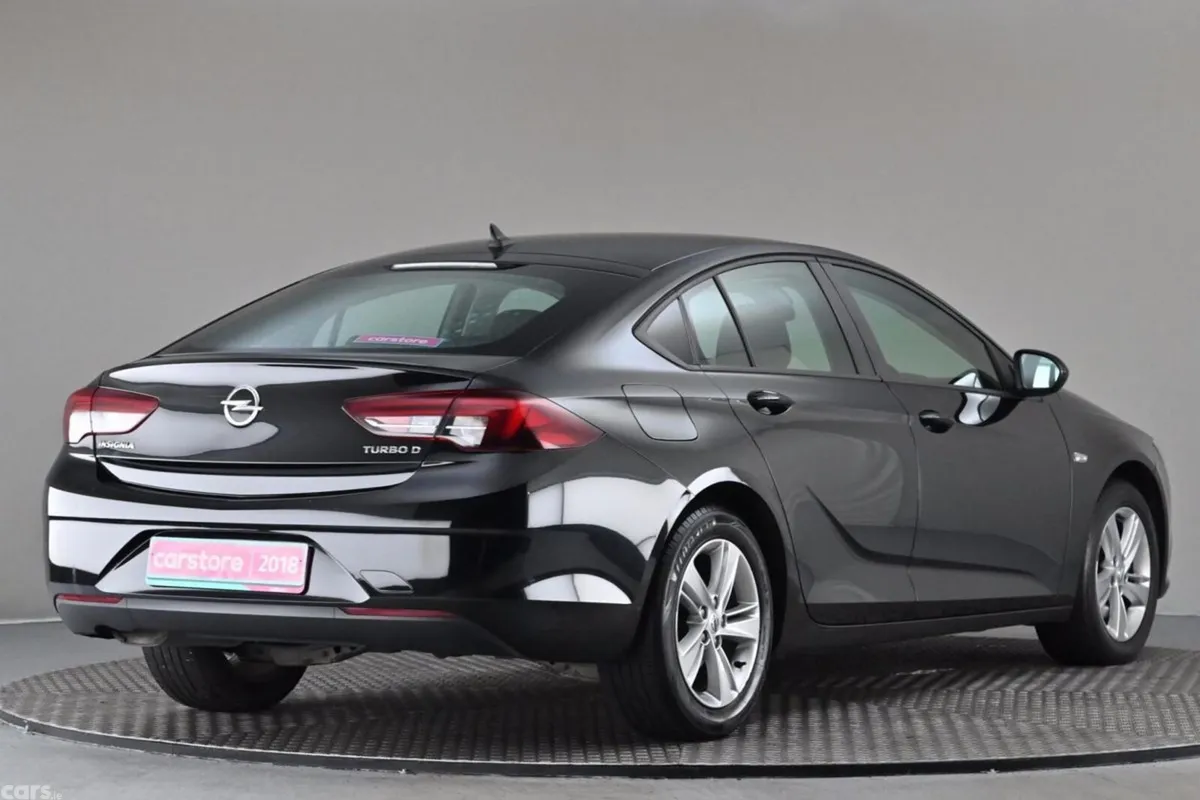 Opel Insignia Hatchback, Diesel, 2018, Black