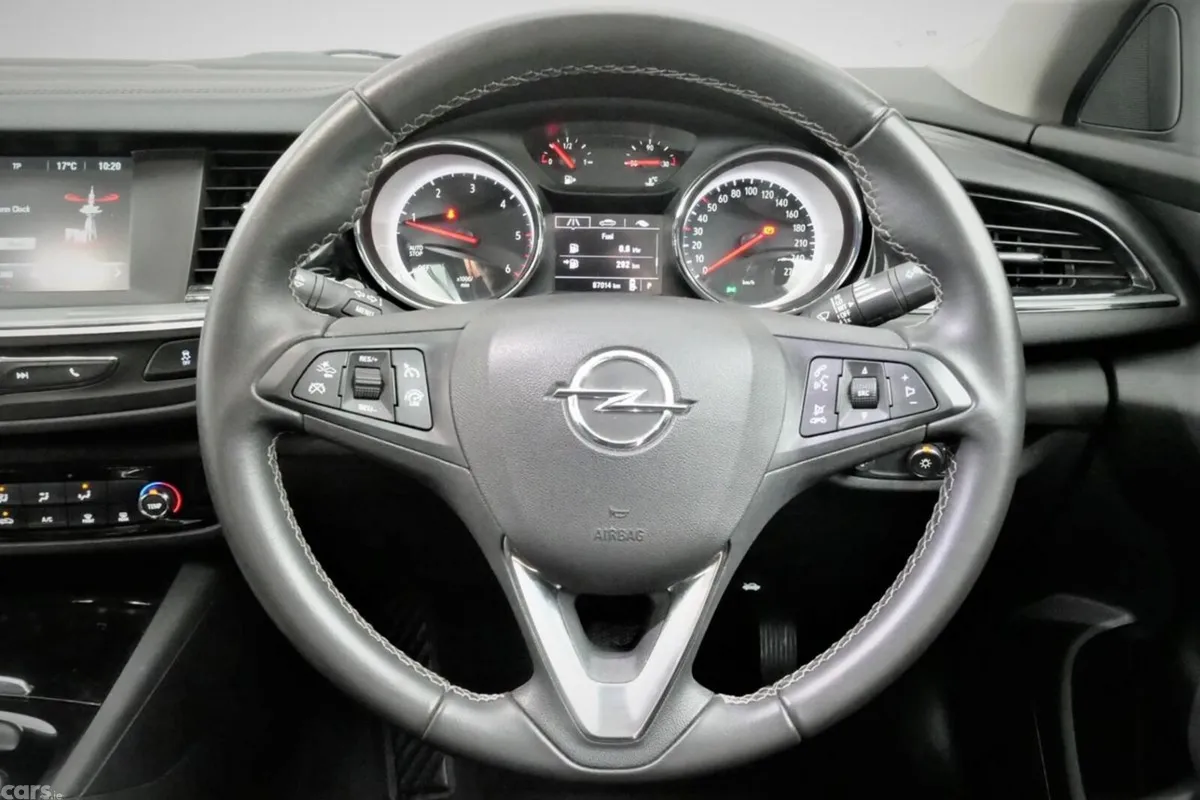 Opel Insignia Hatchback, Diesel, 2018, Black