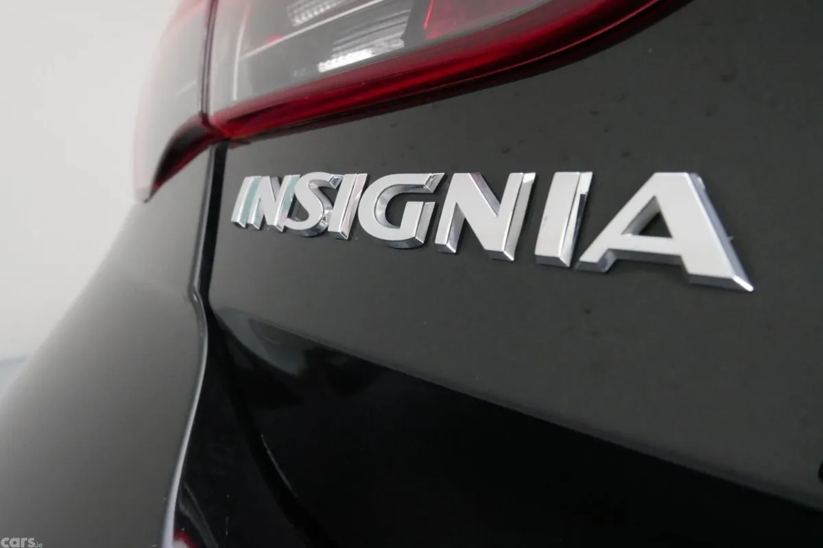 Opel Insignia Hatchback, Diesel, 2018, Black