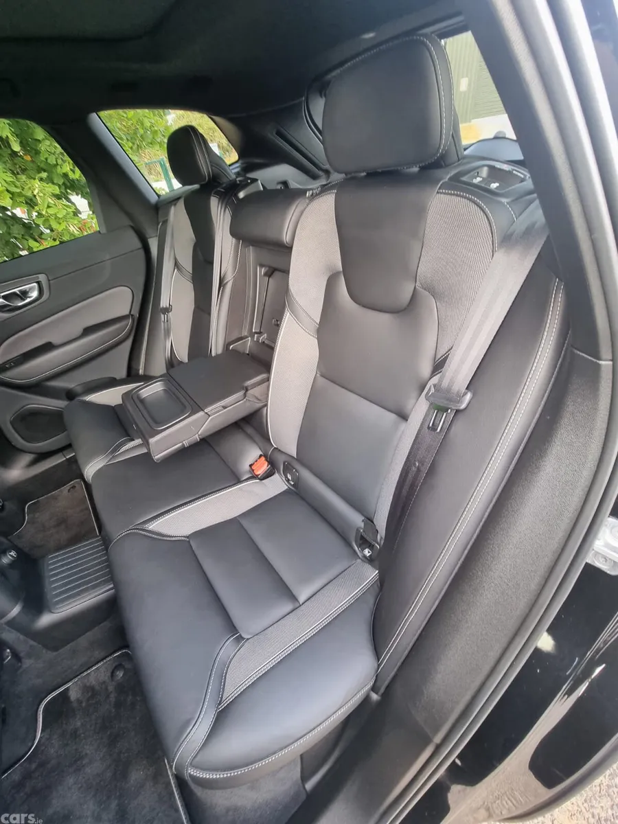 Volvo XC60 SUV, Petrol Plug-in Hybrid, 2020, Black