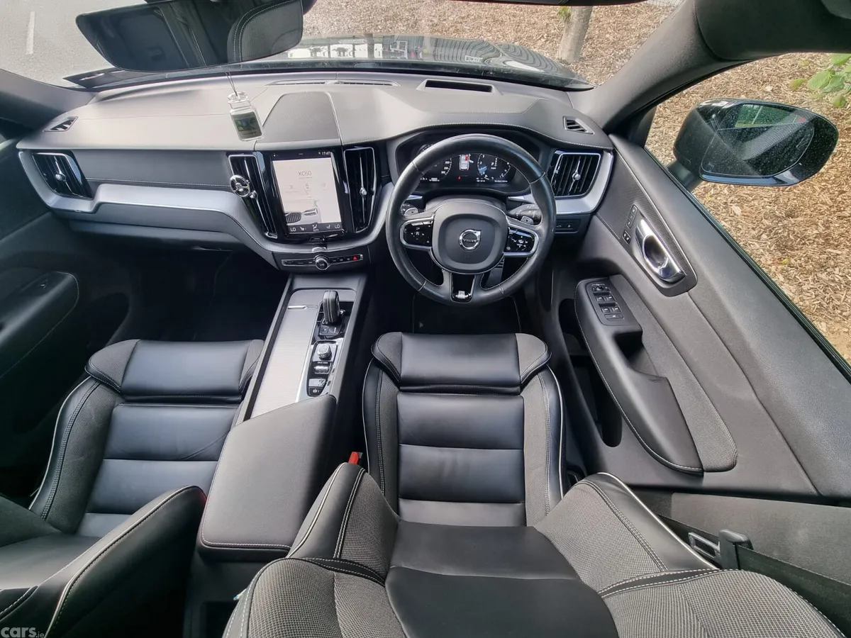 Volvo XC60 SUV, Petrol Plug-in Hybrid, 2020, Black