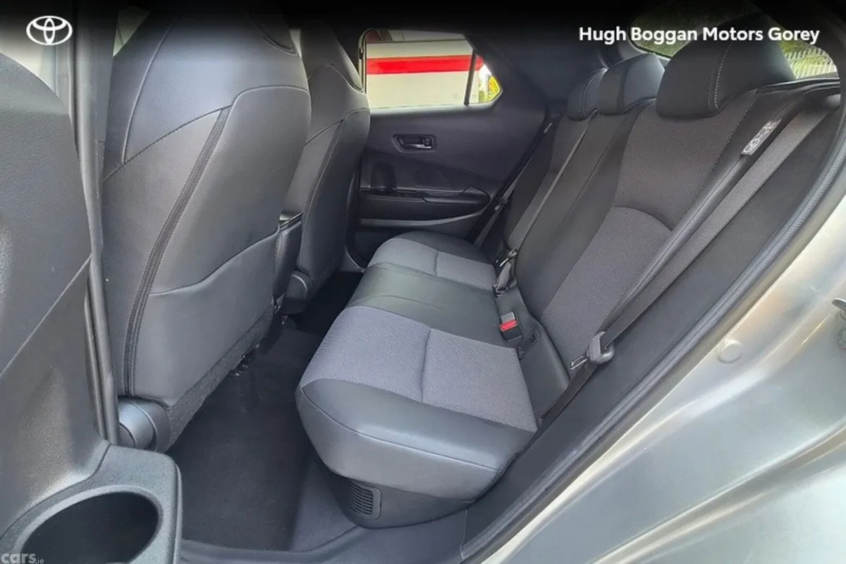 Toyota C-HR SUV, Petrol Hybrid, 2024, Grey