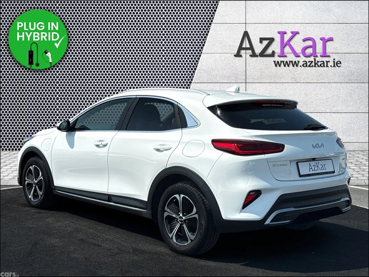 Kia XCeed Hatchback, Petrol Plug-in Hybrid, 2023, White