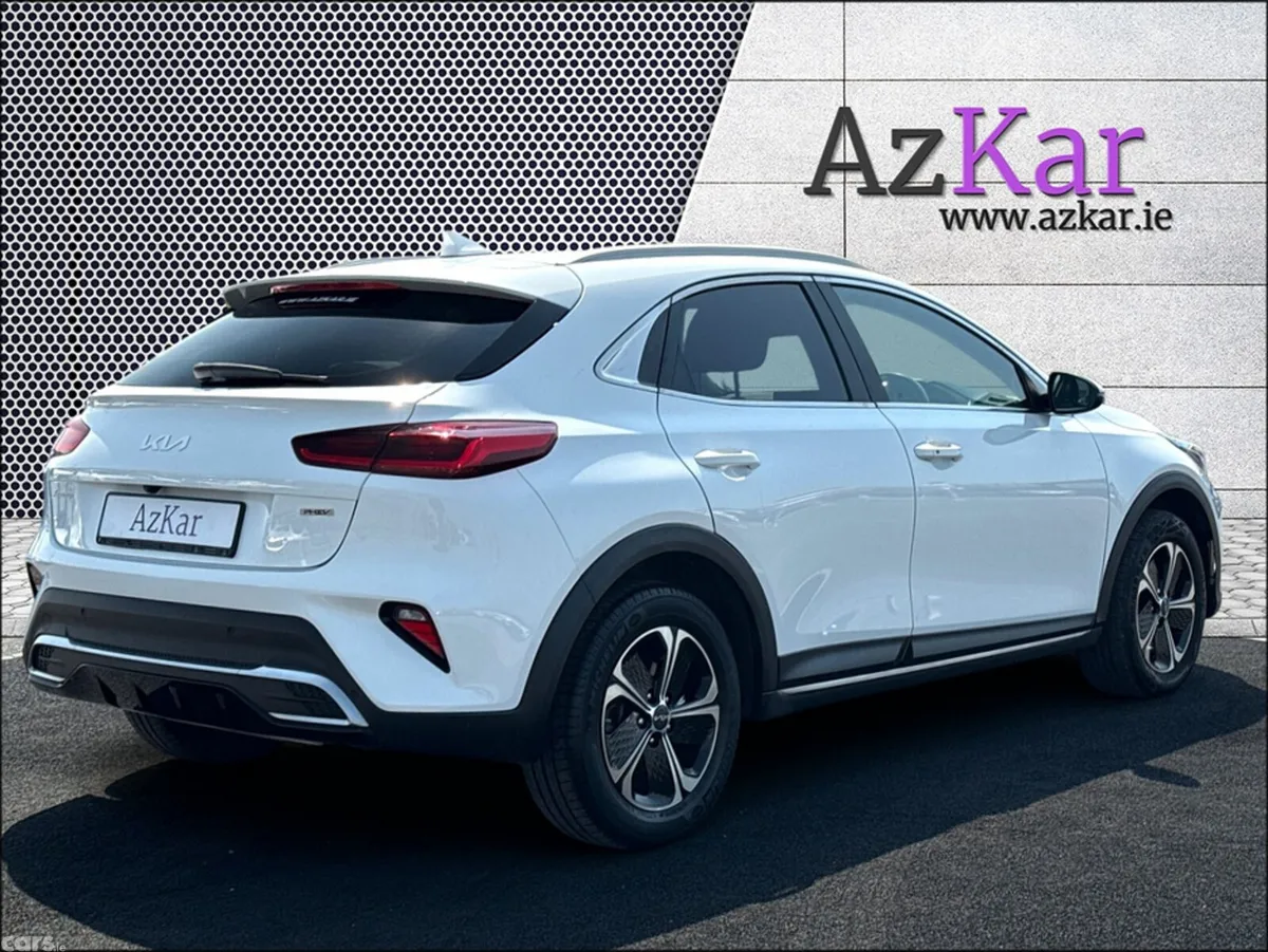 Kia XCeed Hatchback, Petrol Plug-in Hybrid, 2023, White