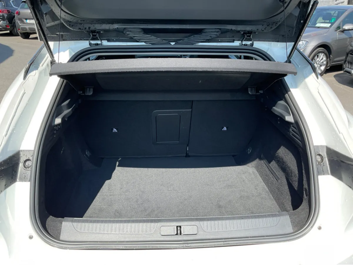 DS Automobiles DS 4 SUV, Petrol, 2023, White