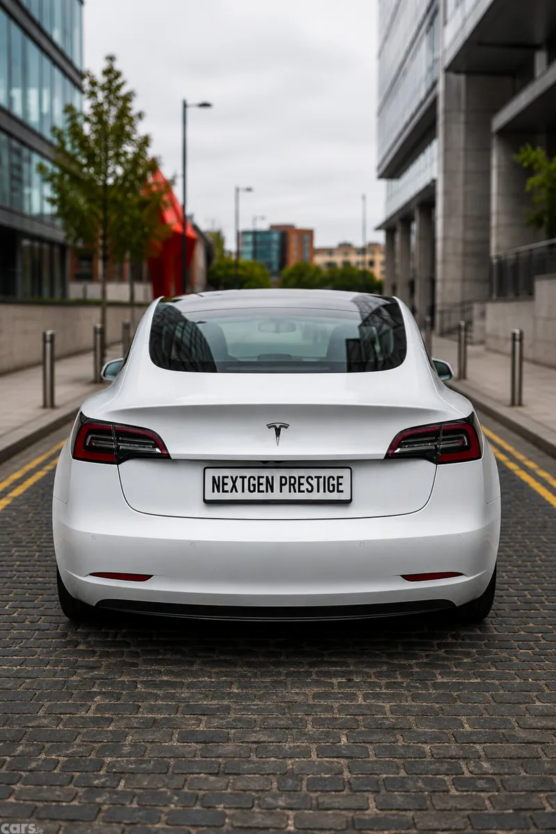 Tesla Model 3 Saloon, Electric, 2019, White