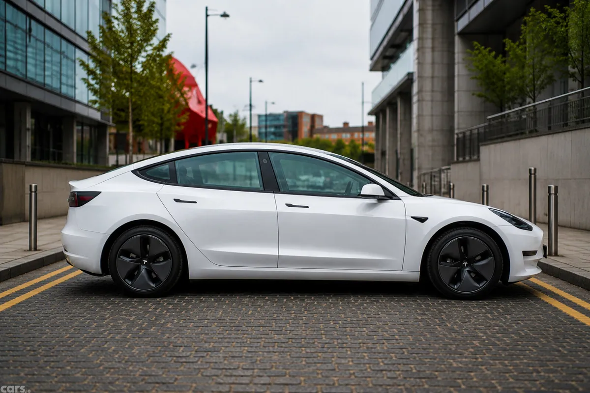 Tesla Model 3 Saloon, Electric, 2019, White