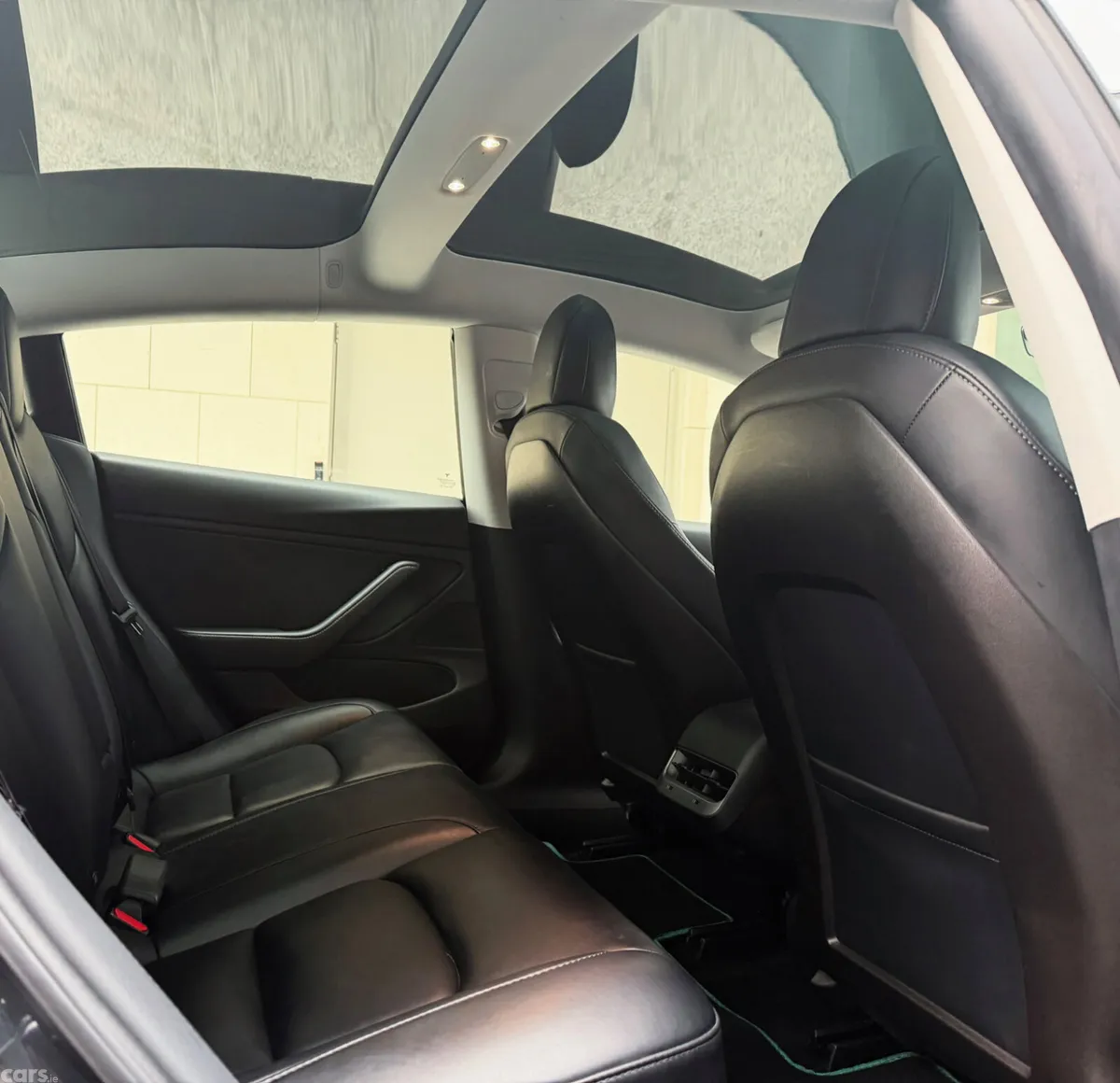 Tesla Model 3 Saloon, Electric, 2019, White