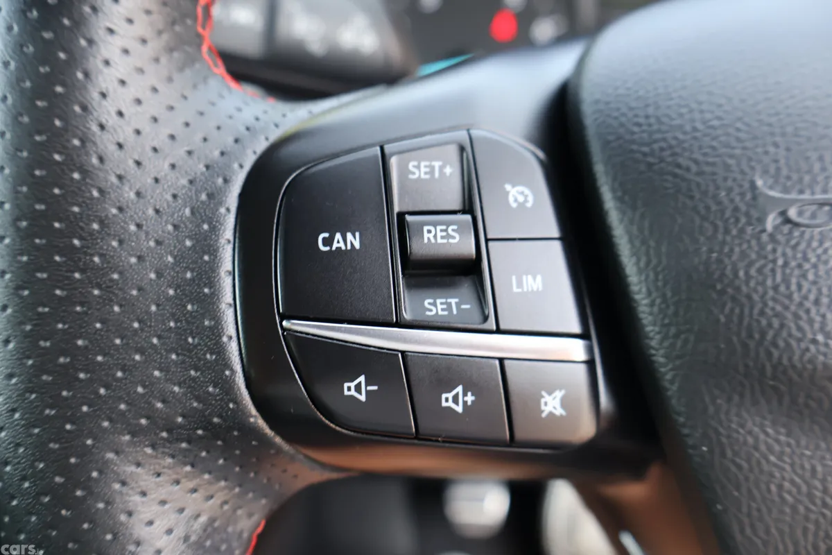 Ford Focus Hatchback, Petrol, 2020, Red