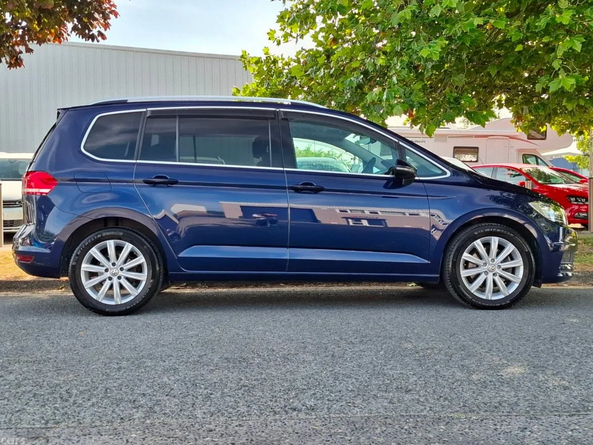 Volkswagen Touran MPV, Diesel, 2019, Blue