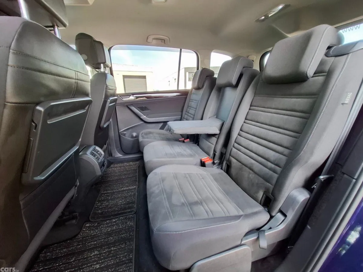 Volkswagen Touran MPV, Diesel, 2019, Blue